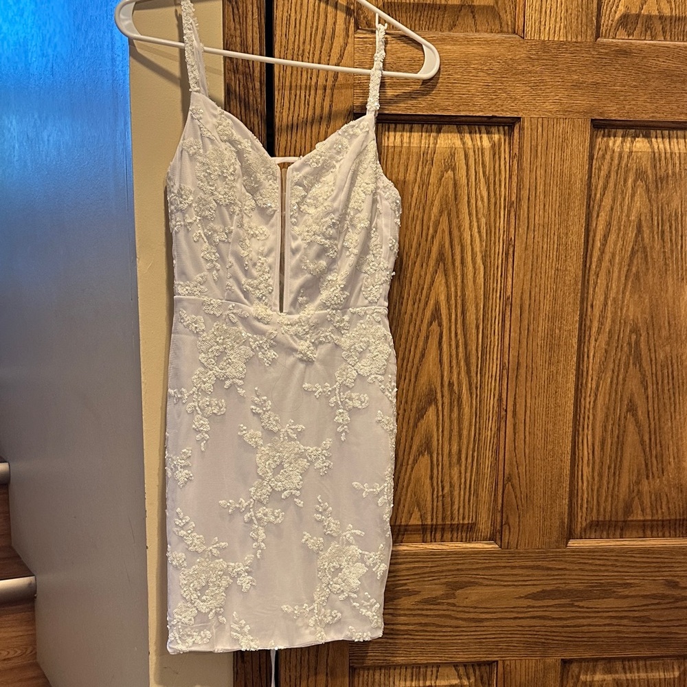 Chic White Floral Lace Mini Dress